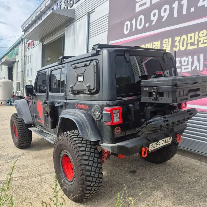 Jeep Wrangler — фото 8