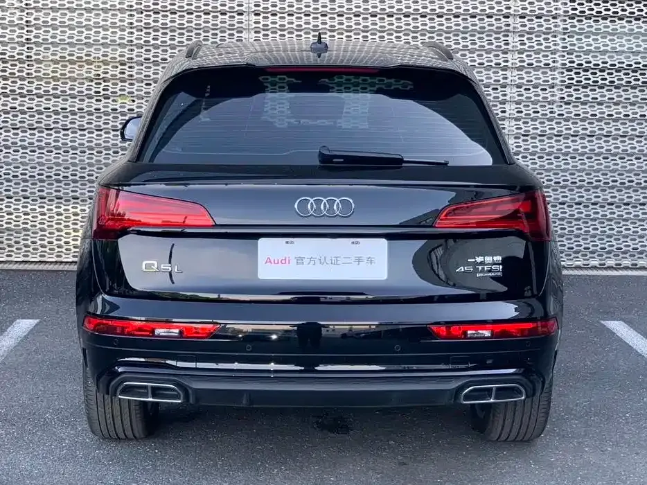 Audi Q5L — фото 5