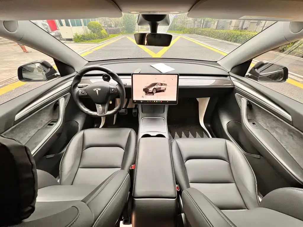 Tesla Model Y — фото 3