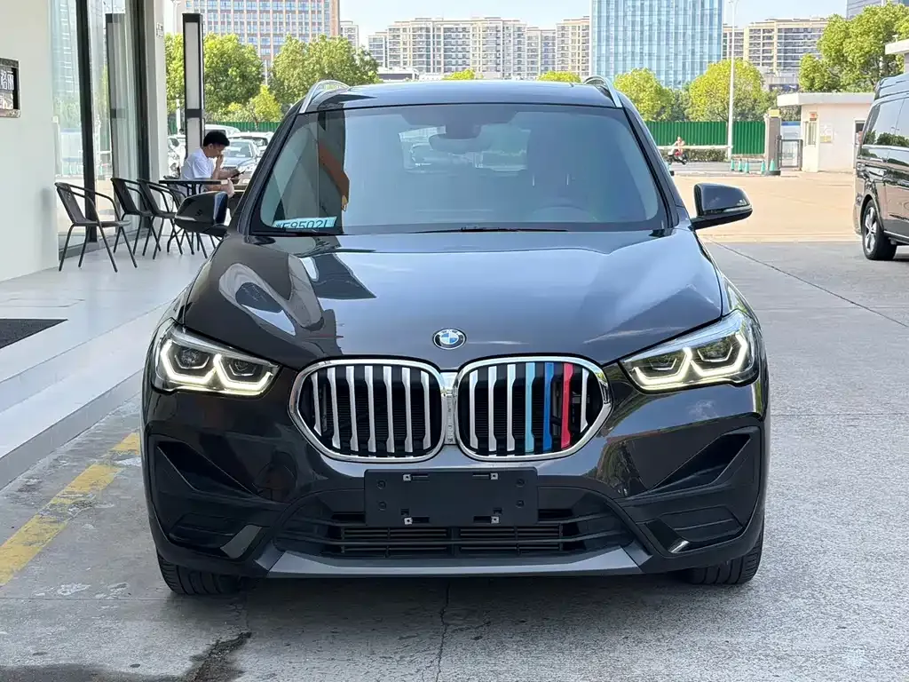 BMW X1 — фото 1