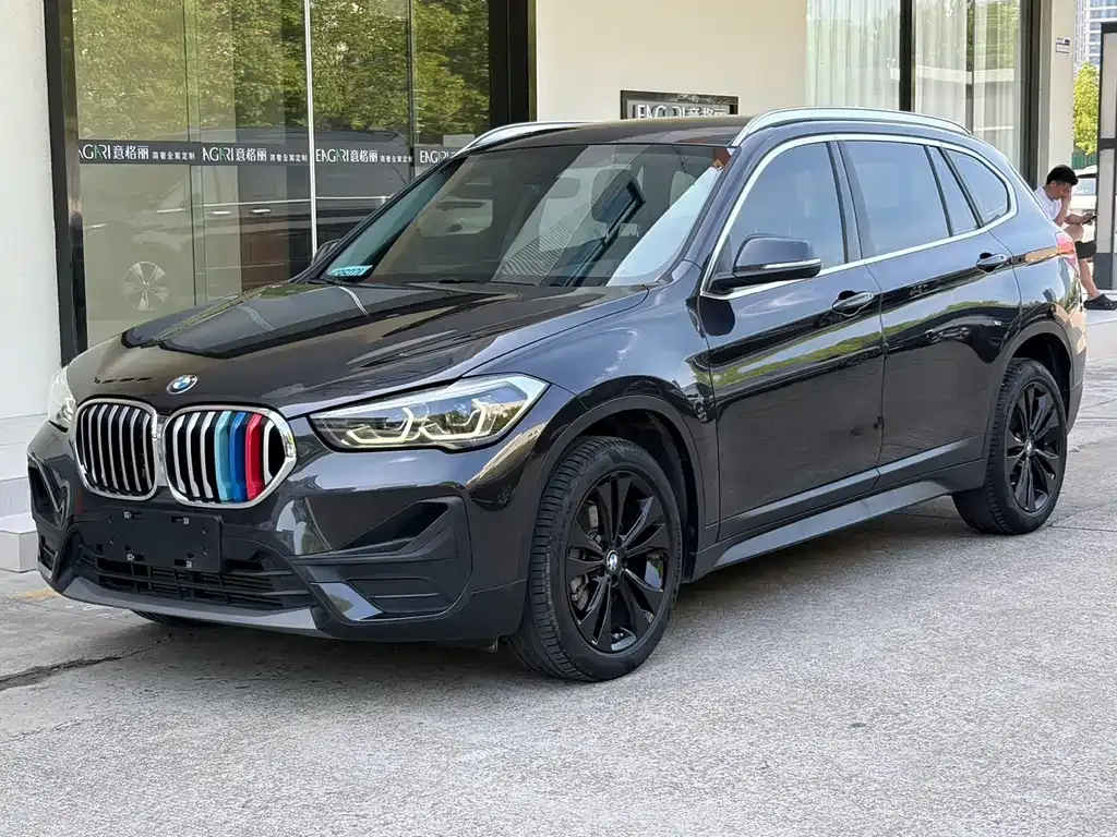 BMW X1 — фото 8