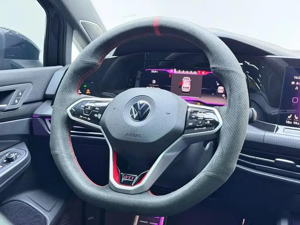 Volkswagen Golf GTI — фото 4