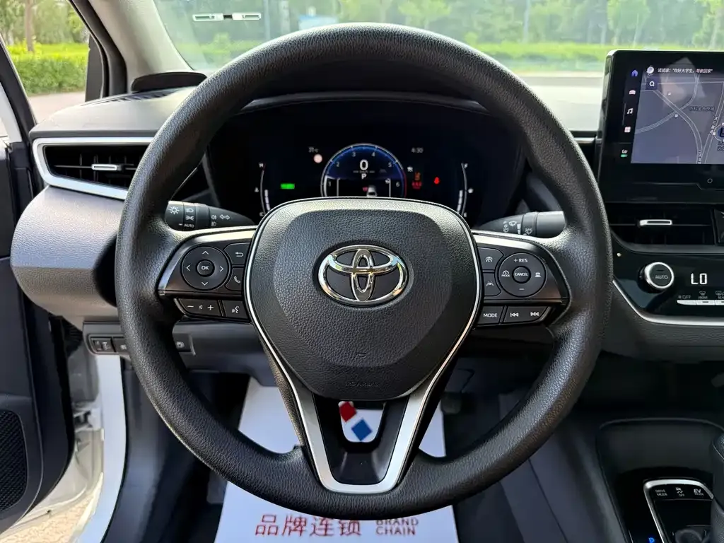 Toyota Corolla — фото 5