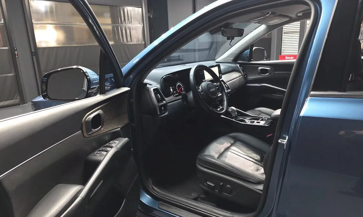 Kia Sorento — фото 8