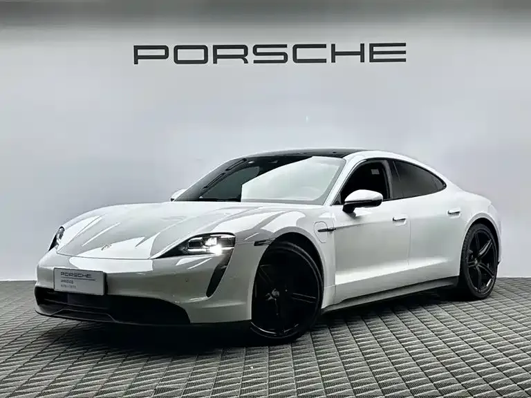 Porsche Taycan — фото 1