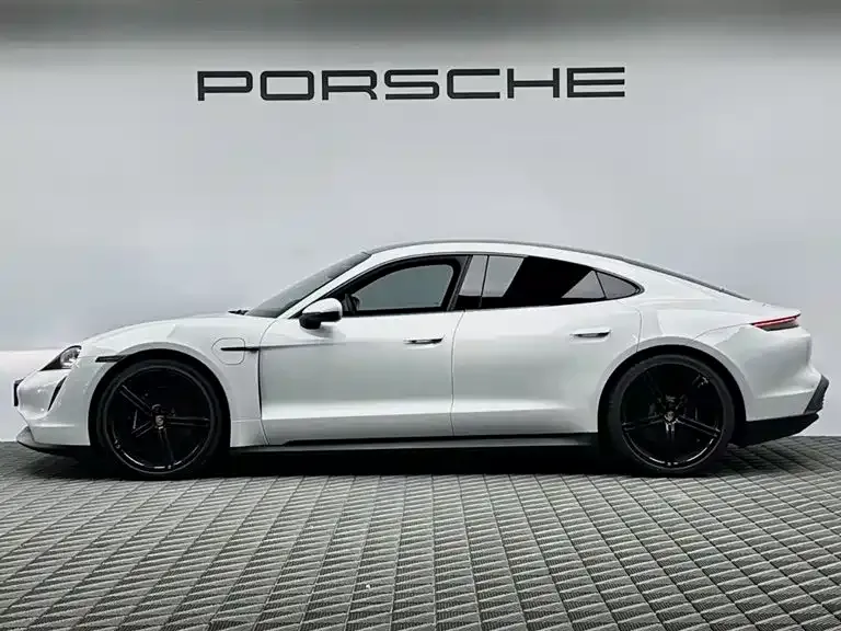 Porsche Taycan — фото 9