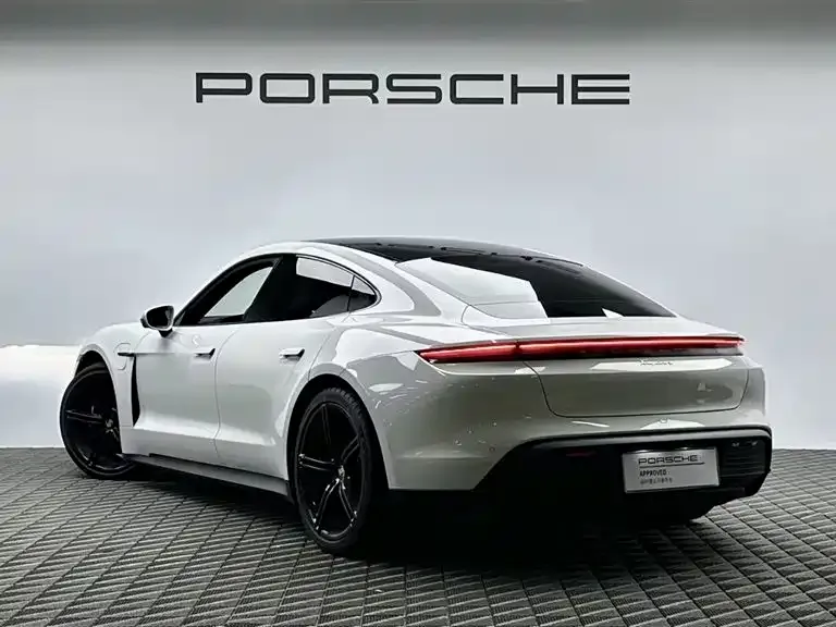 Porsche Taycan — фото 8