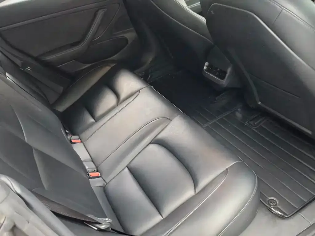 Tesla Model 3 — фото 4