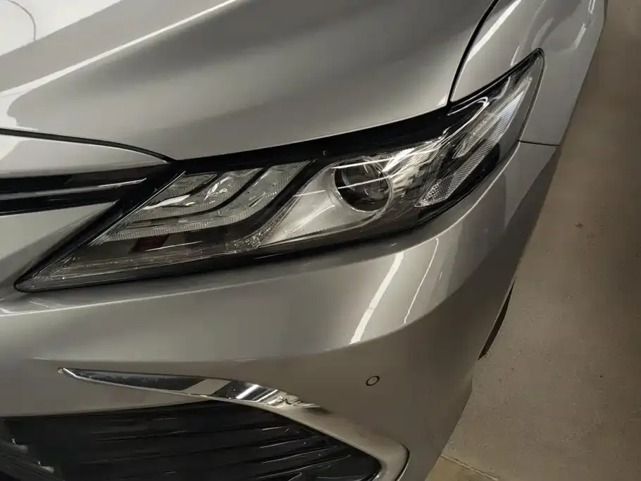 Toyota Camry — фото 3