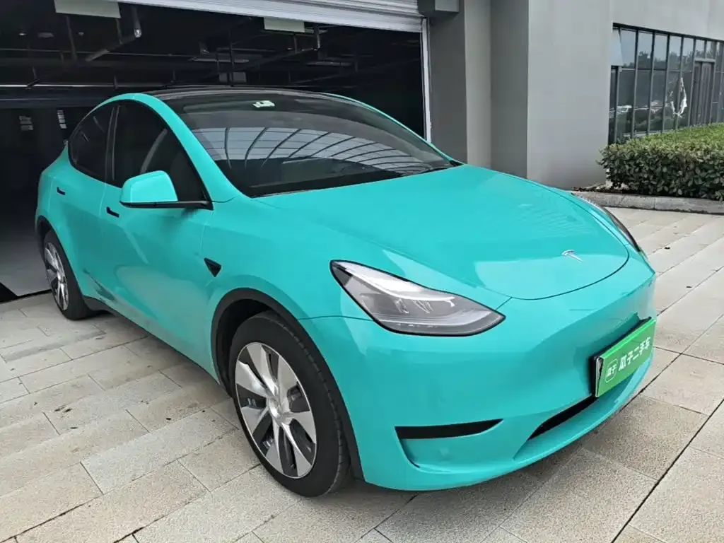 Tesla Model Y — фото 8