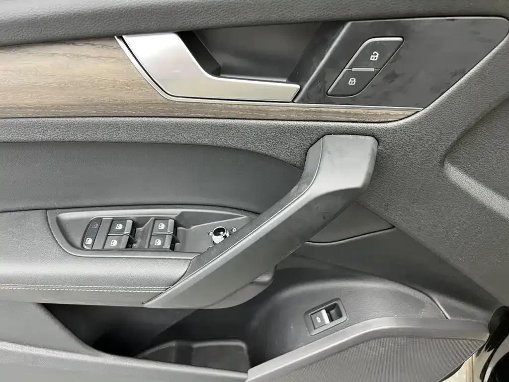 Audi Q5L — фото 3
