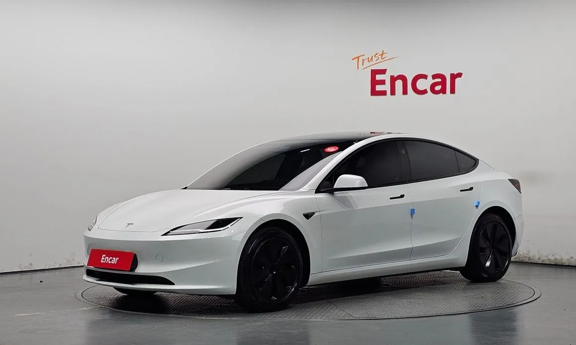 Tesla Model 3 — фото 1