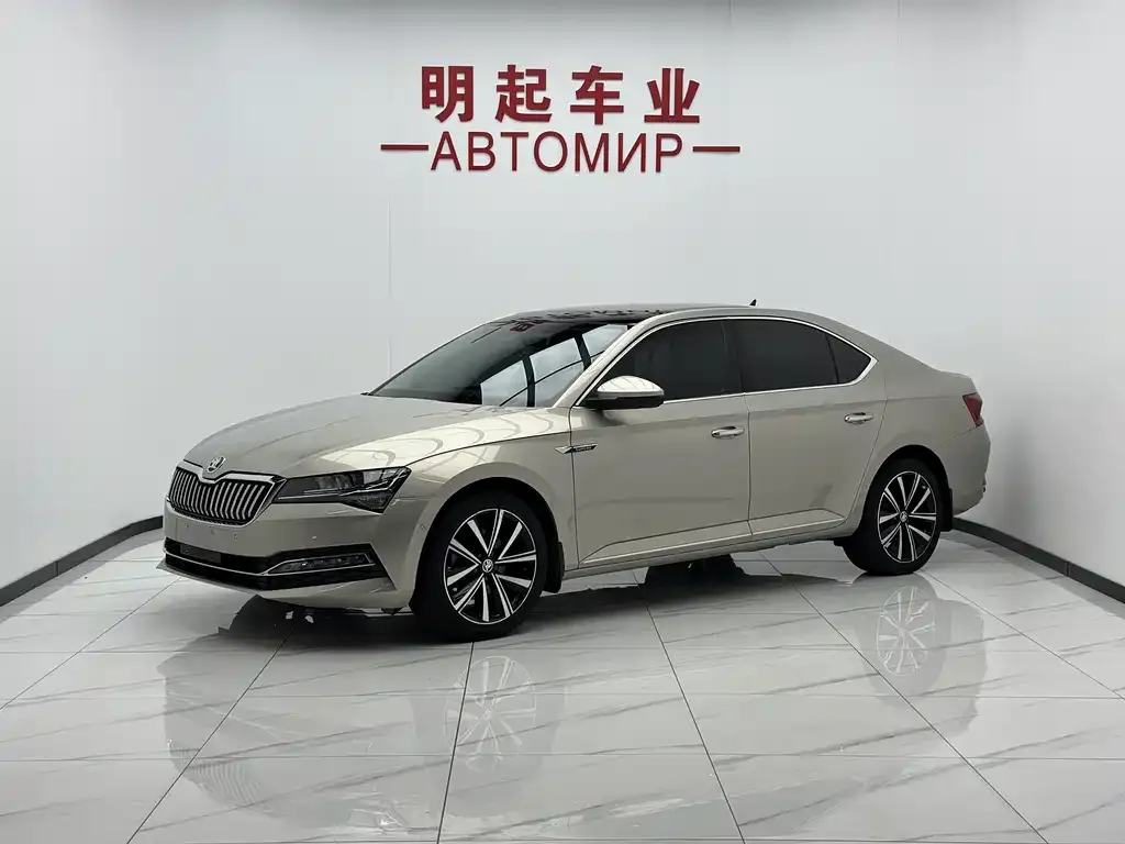 Skoda Superb — фото 1