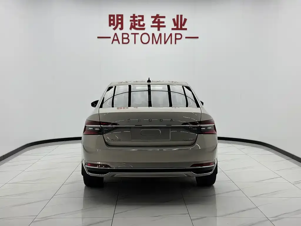 Skoda Superb — фото 4