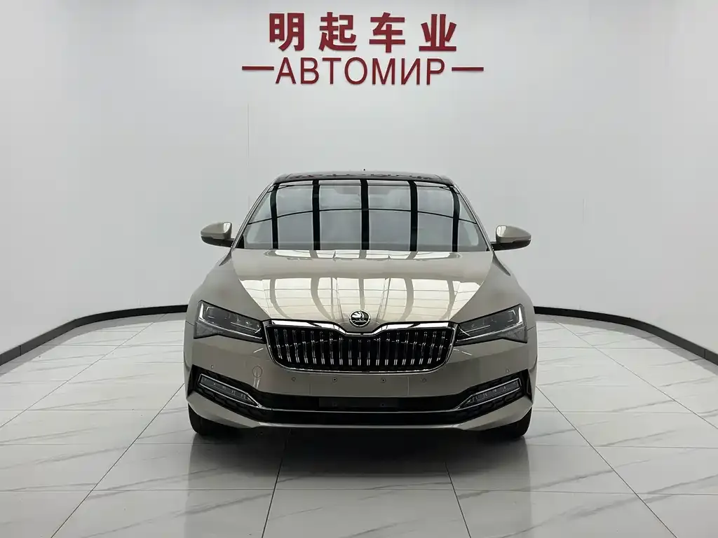 Skoda Superb — фото 3
