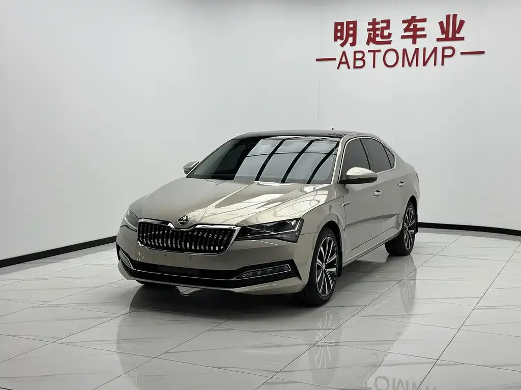 Skoda Superb — фото 5