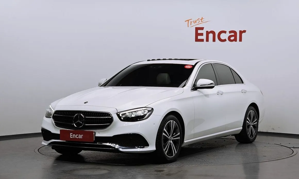 Mercedes-Benz E-Class — фото 1