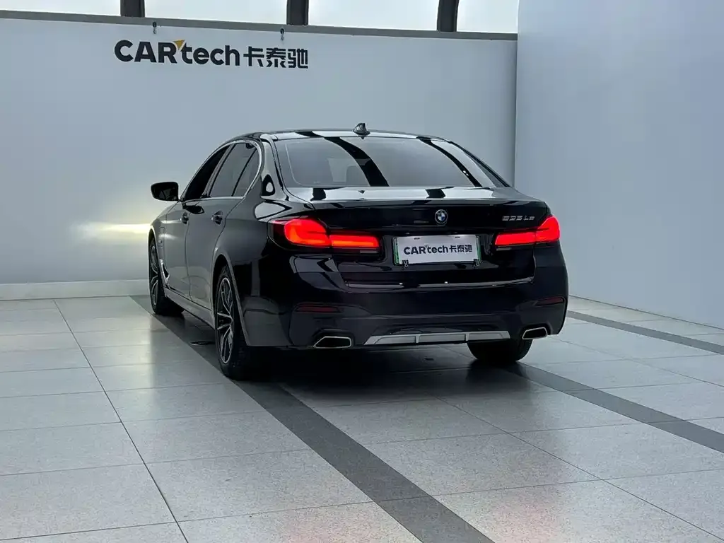 BMW 5 Series New Energy — фото 8