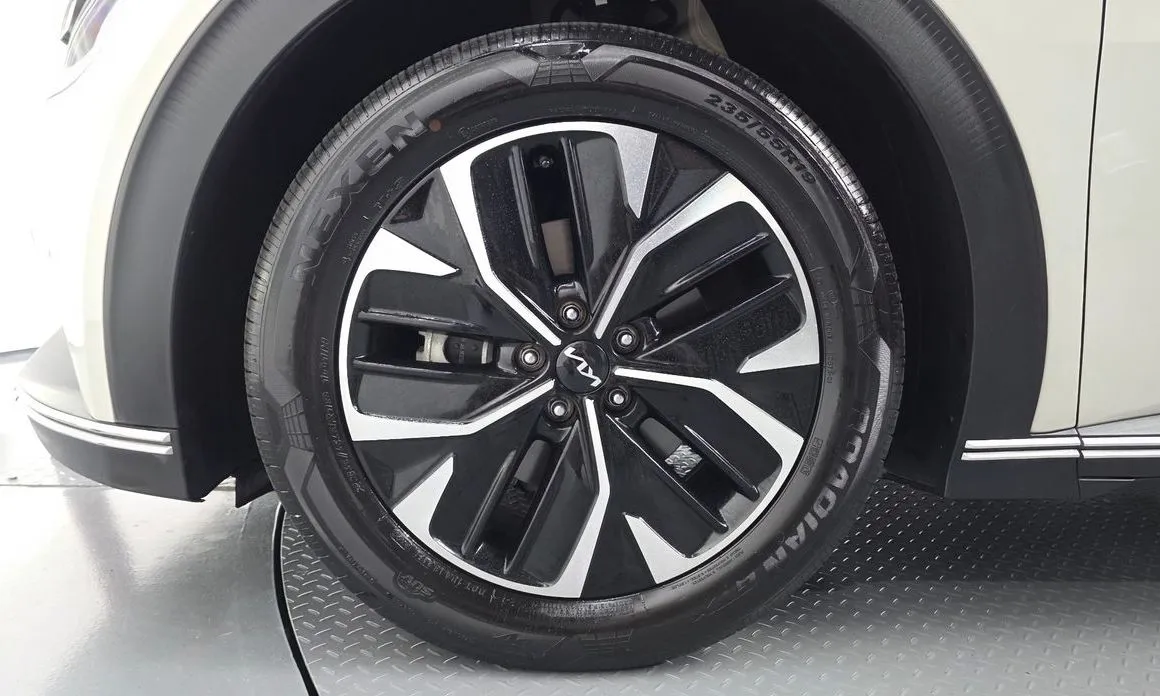 Kia EV6 — фото 9