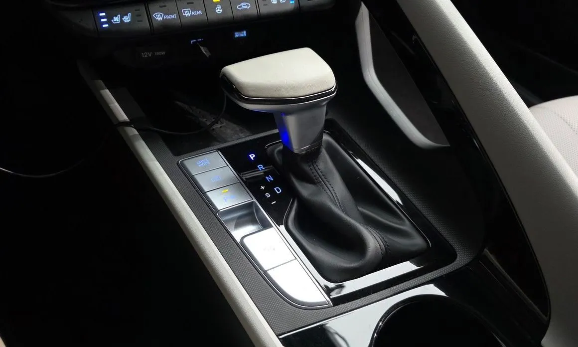 Hyundai AVANTE — фото 3