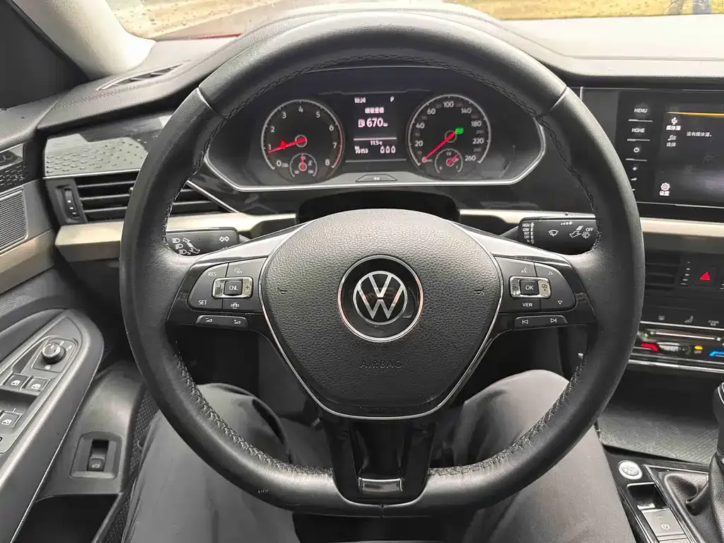Volkswagen Passat — фото 5