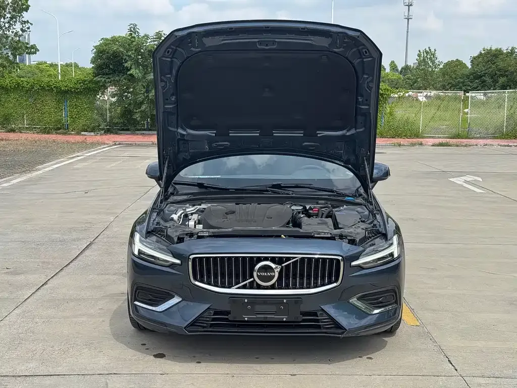 Volvo S60 — фото 2