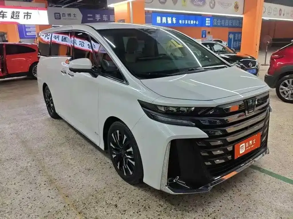 Toyota Vellfire — фото 4