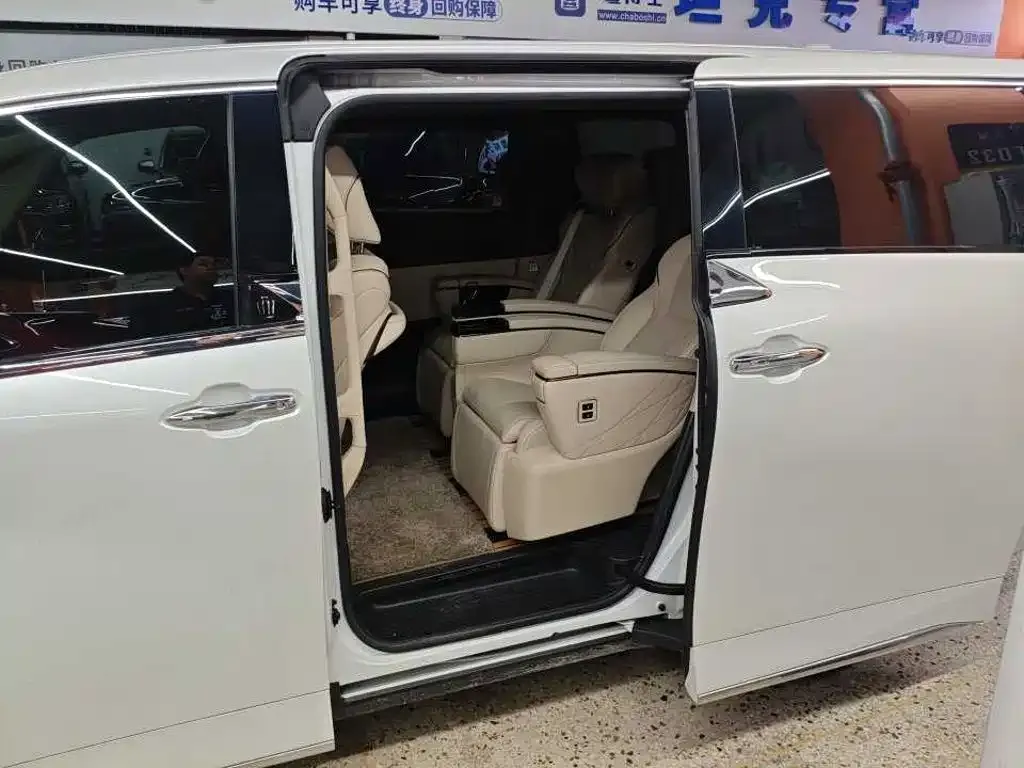 Toyota Vellfire — фото 5