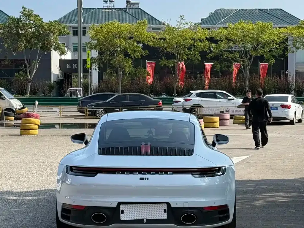 Porsche 911 — фото 9