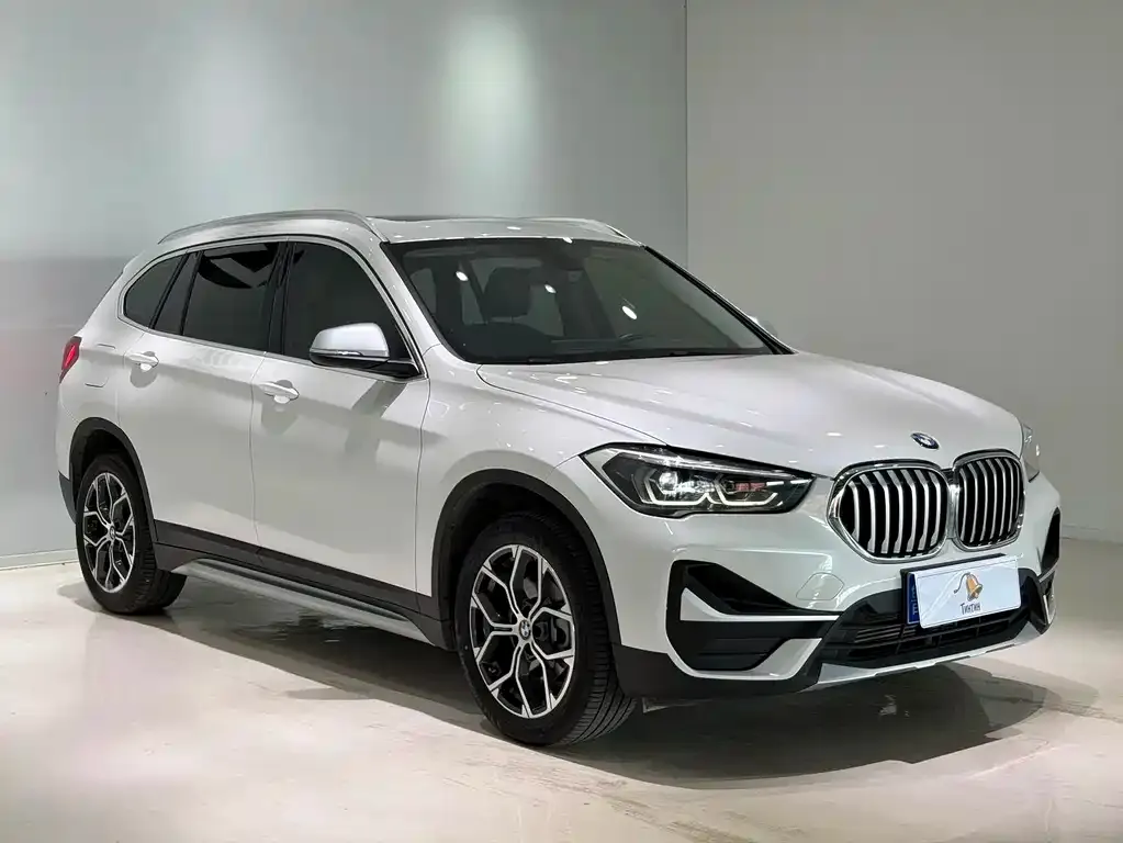 BMW X1 — фото 8
