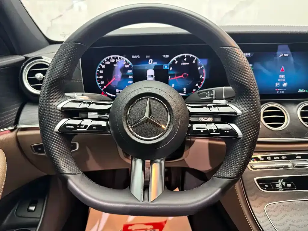 Mercedes-Benz E-Class (Import) — фото 6
