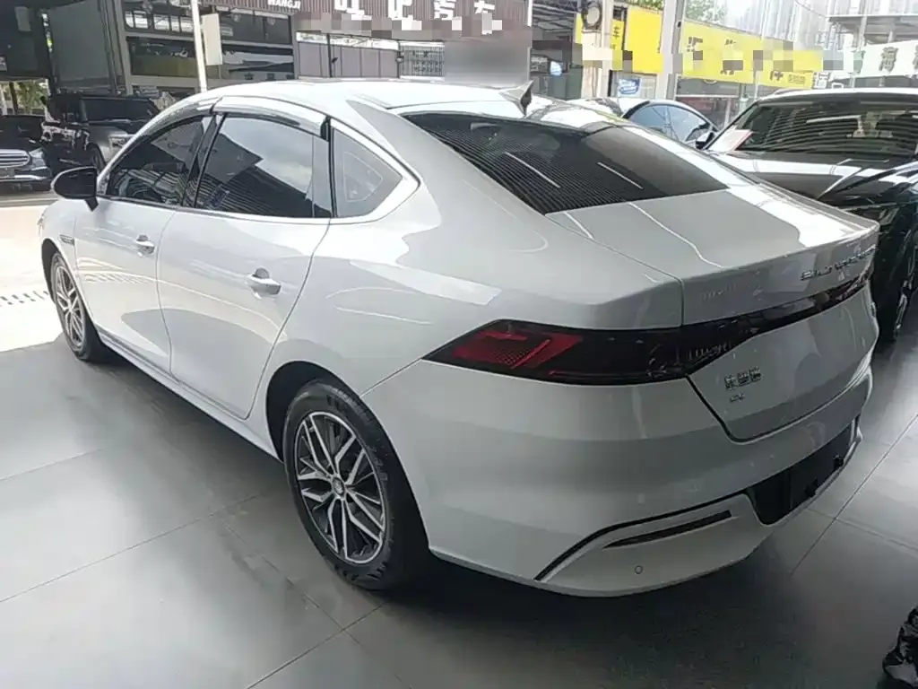 BYD Qin PLUS — фото 10