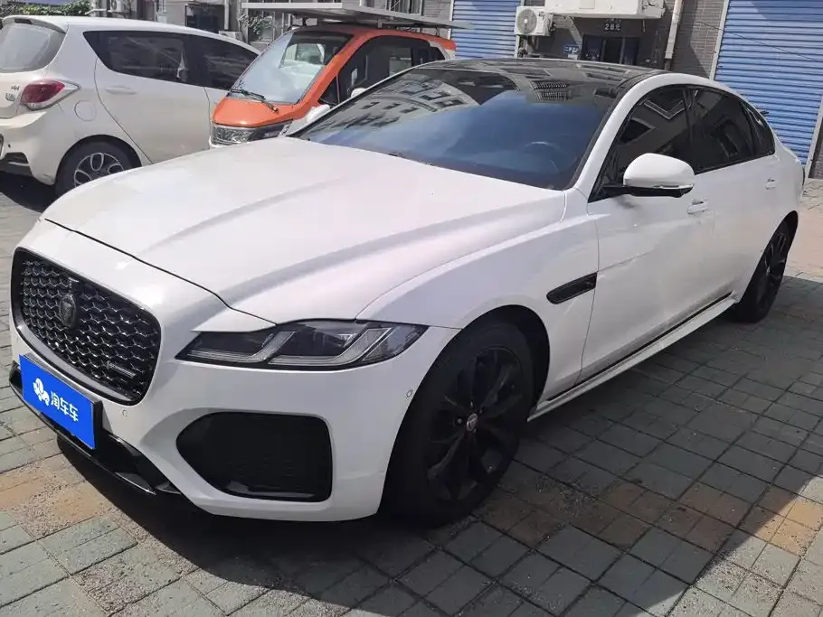 Jaguar XFL — фото 1