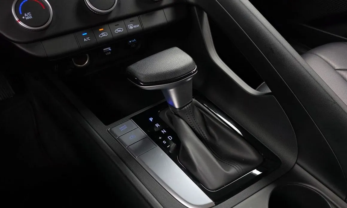 Hyundai AVANTE — фото 3