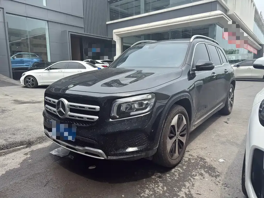 Mercedes-Benz GLB — фото 1