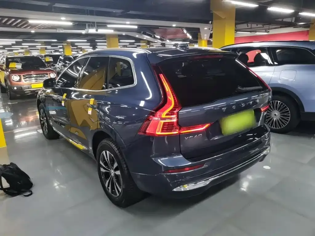 Volvo XC60 — фото 9