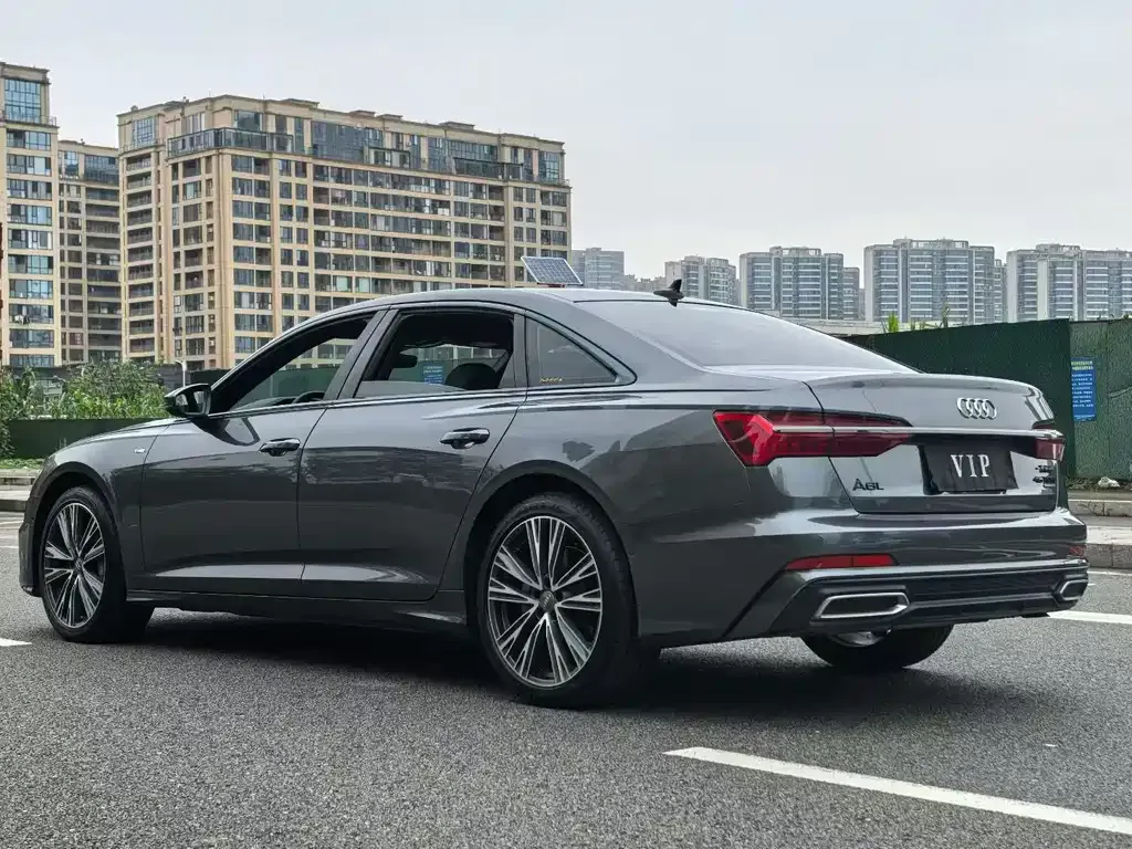 Audi A6L — фото 6