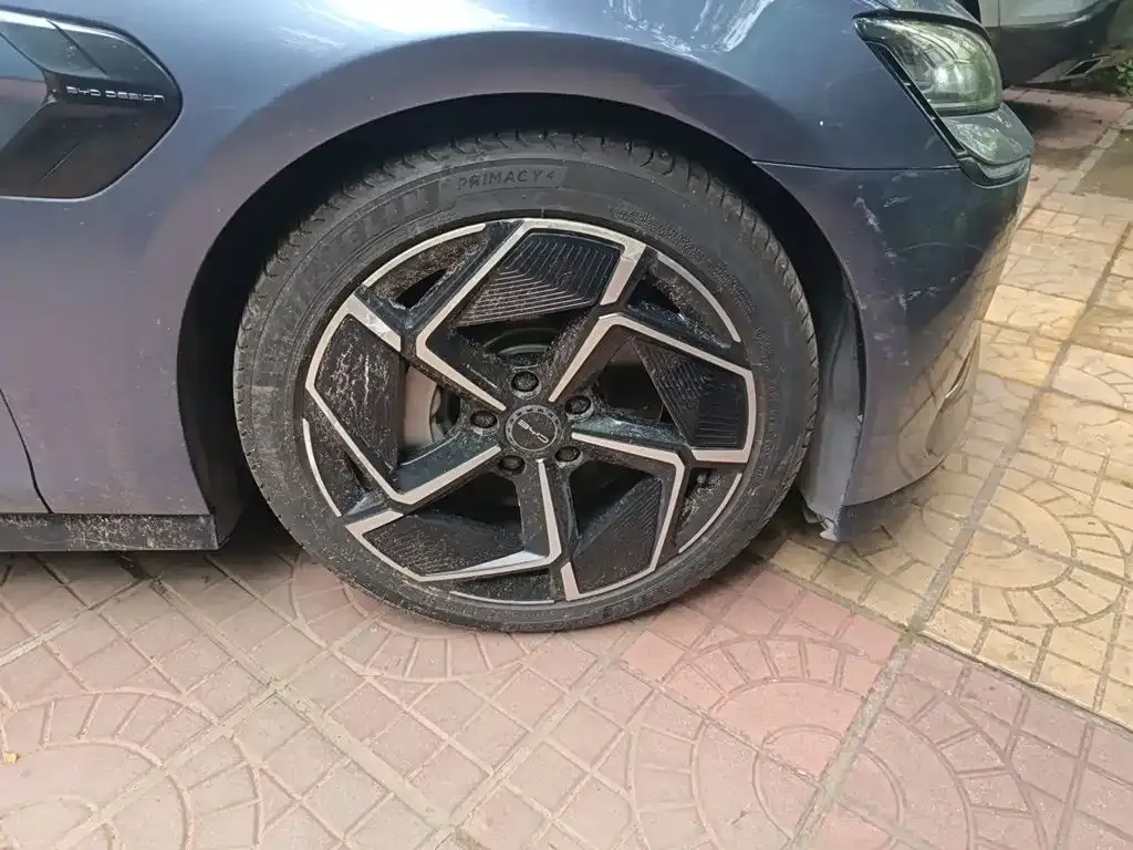 BYD Seal — фото 8