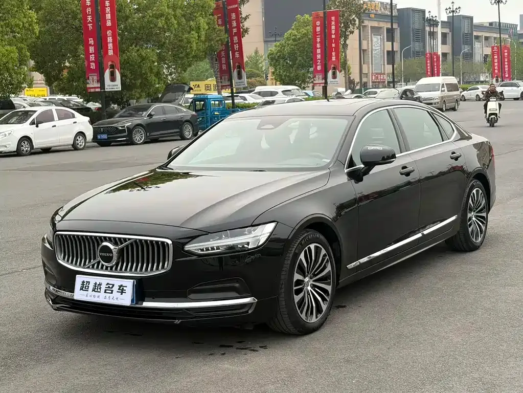 Volvo S90 — фото 1