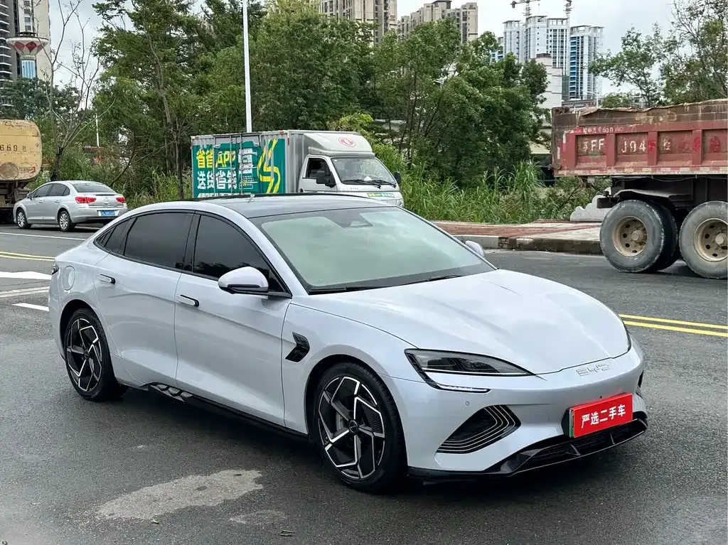 BYD Seal — фото 9