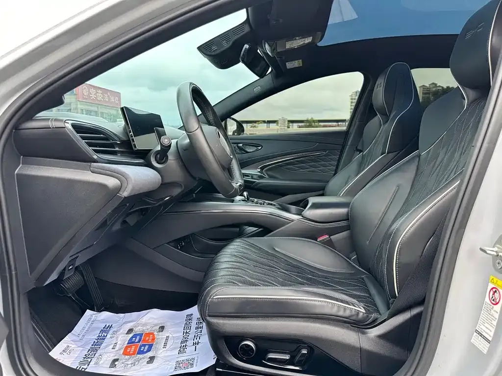 BYD Seal — фото 2