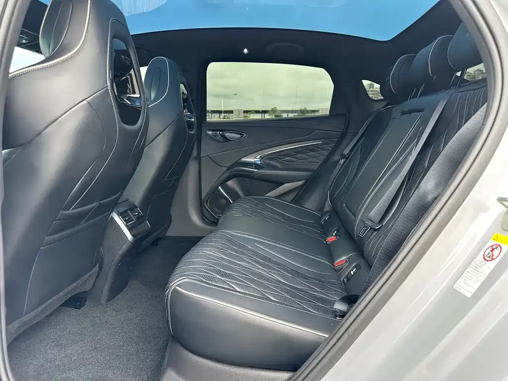 BYD Seal — фото 3