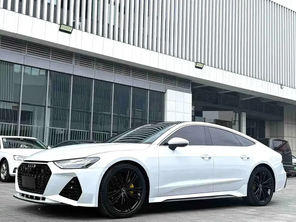 Audi A7 — фото 1