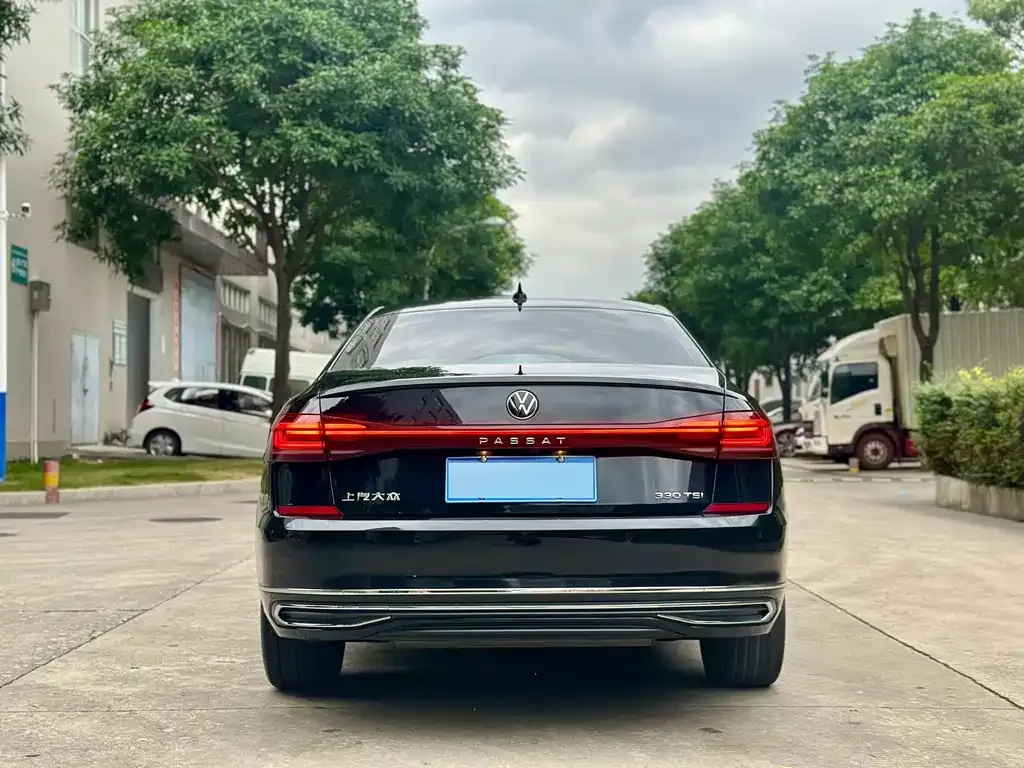 Volkswagen Passat — фото 6