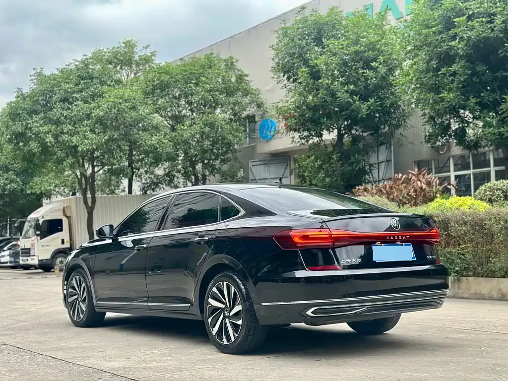 Volkswagen Passat — фото 2