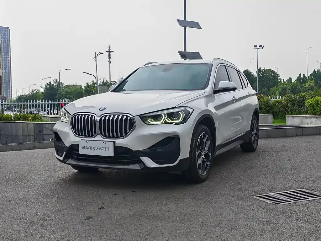 BMW X1 — фото 1