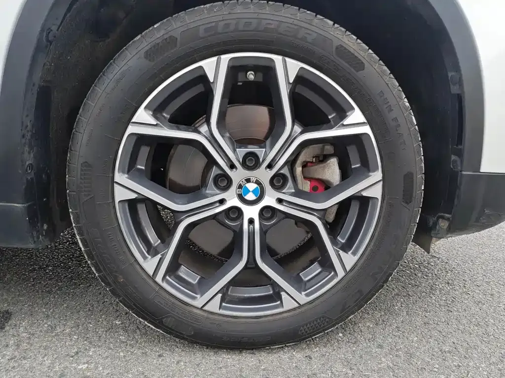 BMW X1 — фото 5