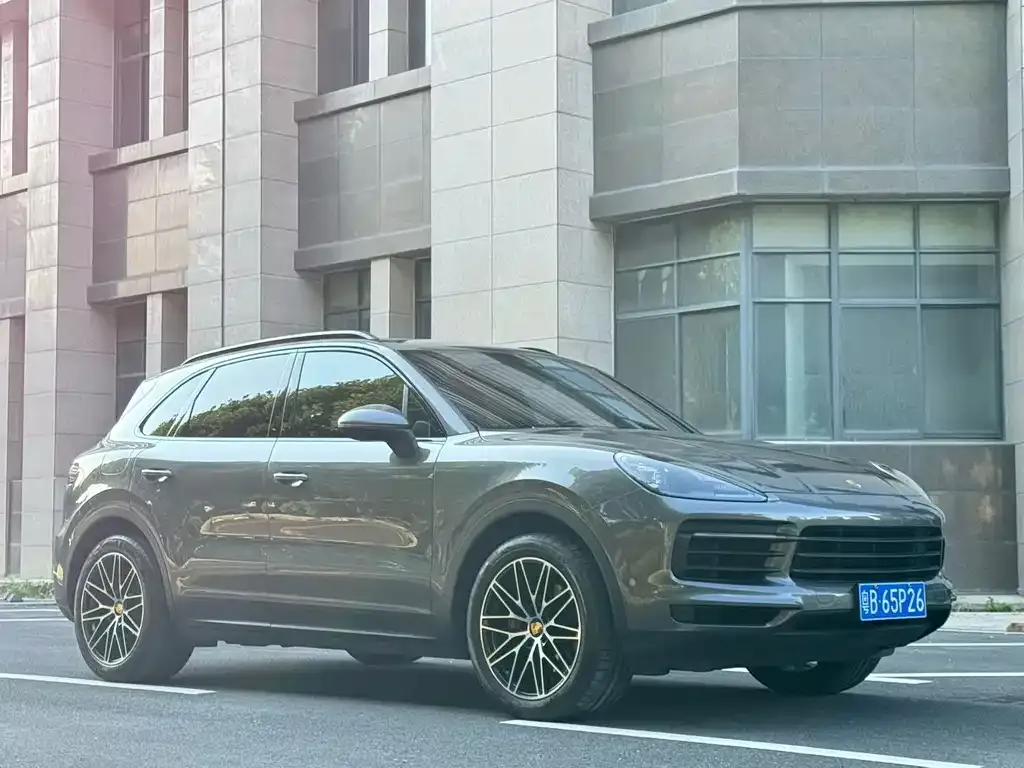Porsche Cayenne — фото 2