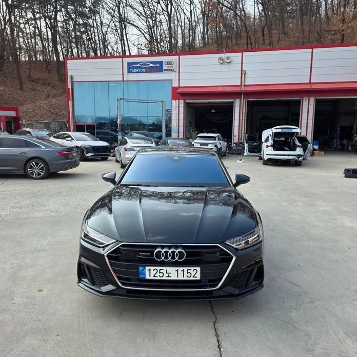 Audi A7 — фото 1