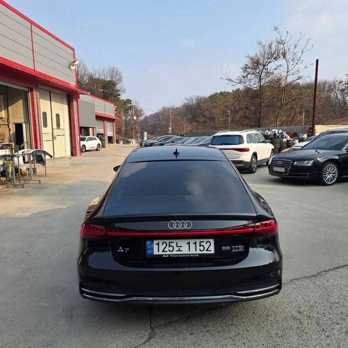 Audi A7 — фото 2